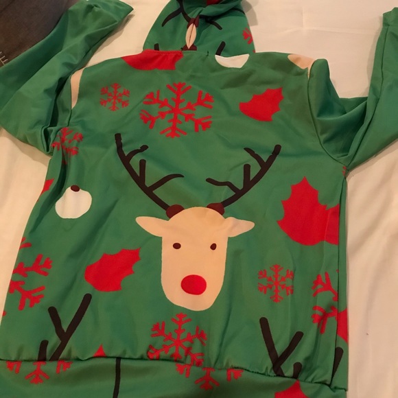 Ugly Christmas Sweatshirt 🎄 - Picture 4 of 4